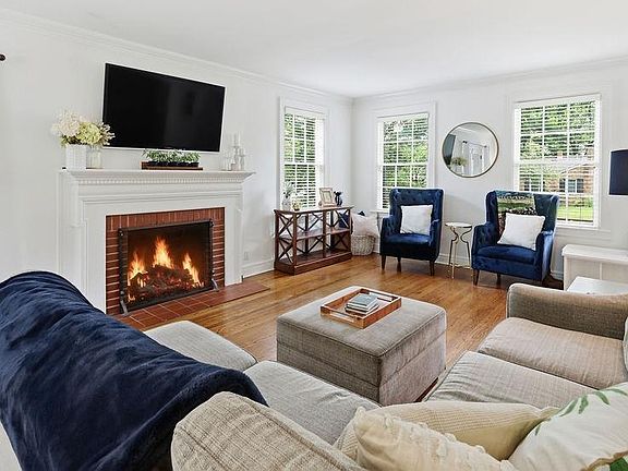 4th image of 319 Wallace Ln
