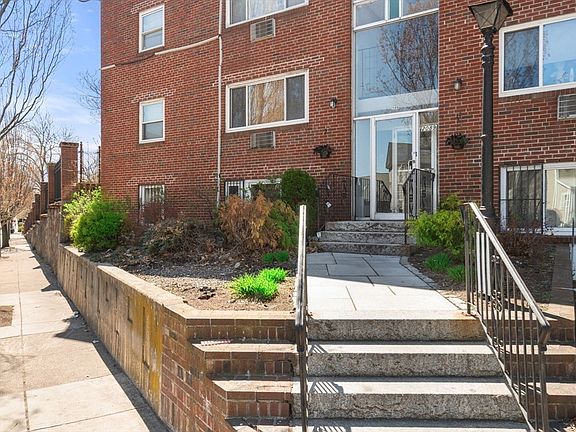 2nd image of 2089 Dorchester Ave APT 2