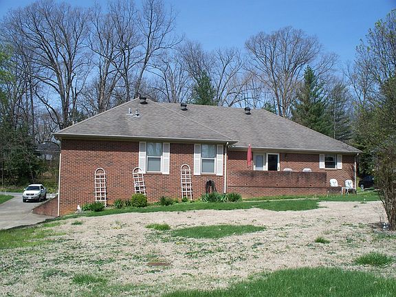 2nd image of 818 N Green St