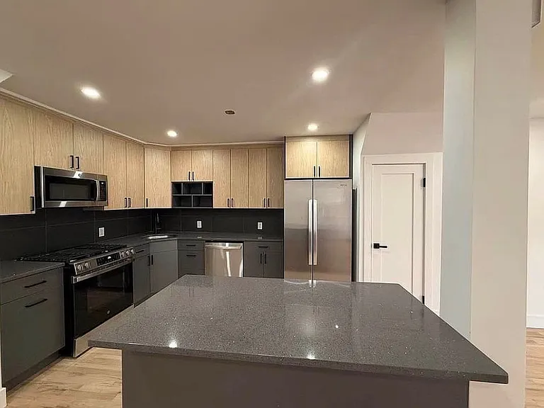 2744 E 11th St #1 — Photo 12
