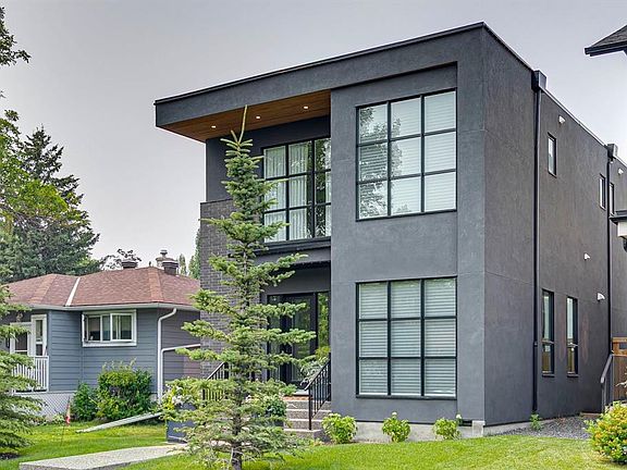2nd image of 4407 E 17th St SW