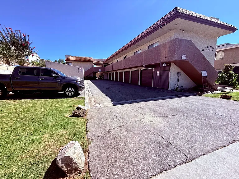 3300 W Orange Ave — Photo 17