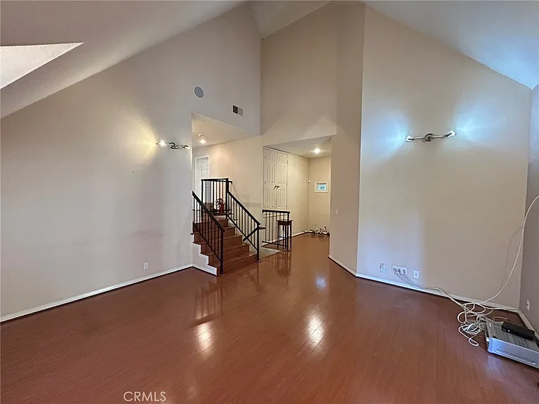 300 S Timken Rd — Photo 30