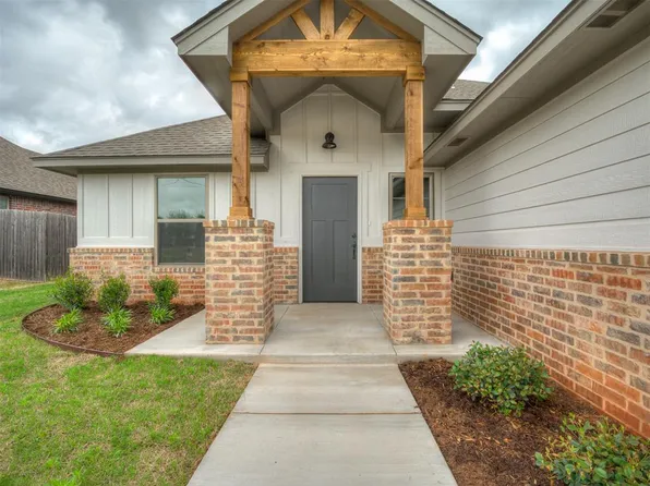 4516 Hambletonian Ln, Mustang, OK 73064