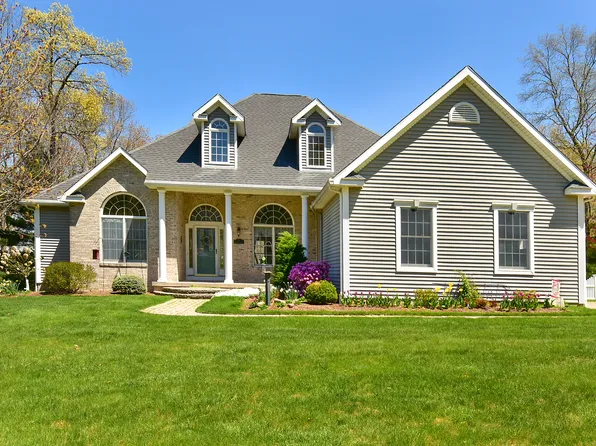 9 Jonathan Drive, Ellington, CT 06029