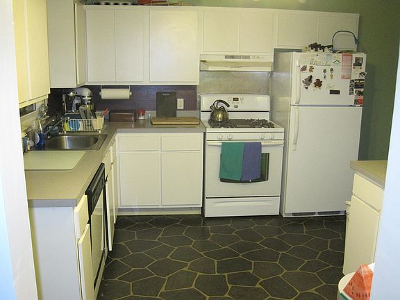Kitchen - Lots of storage and a full pantry. Gas stove and dishwasher.
