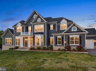 18030 Maintree Farm Ct, Leesburg, VA 20175