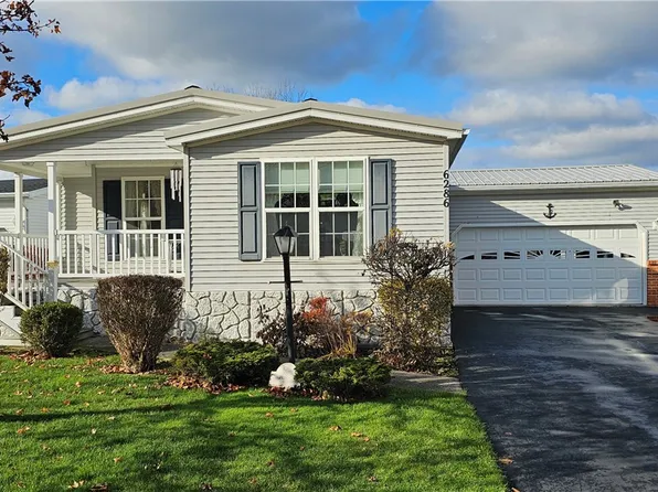 6286 Murphy Dr, Victor, NY 14564