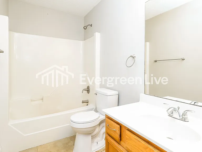14801 Ashlight Dr — Photo 10