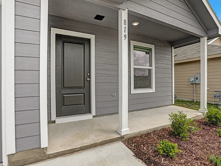819 Pawpaw Dr — Photo 23