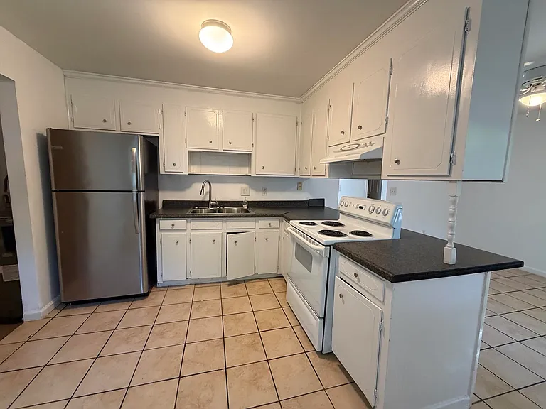 124 Miley Ave — Photo 6