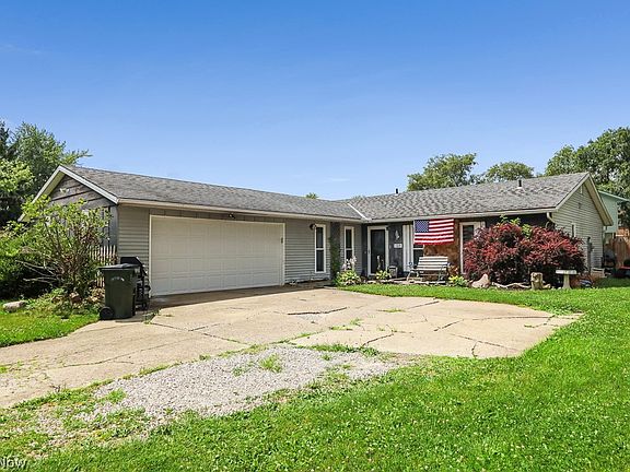 5th image of 109 Monticello Cir