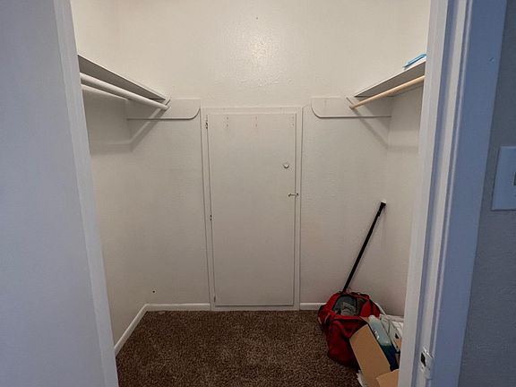 5th image of 3736 Thornberry Ct
