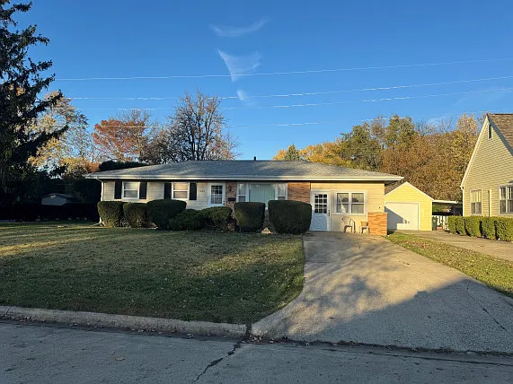 1620 E Fairlawn Dr photo 1