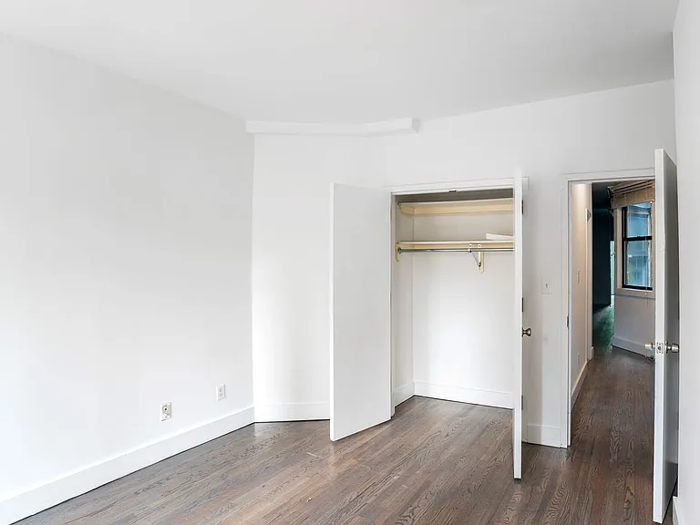 1825 2nd Ave #5S — Photo 6