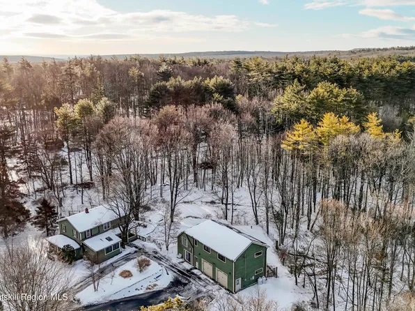 38 Vandebogart Road, Woodstock, NY 12498