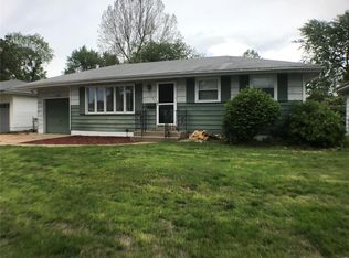 95 Ruth Dr, Florissant, MO 63031