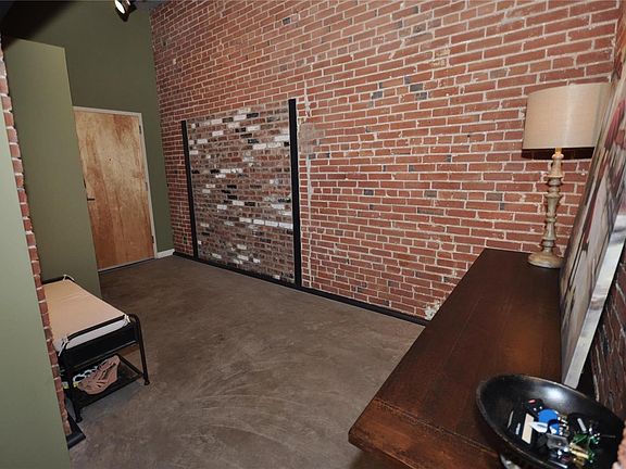 2nd image of 901-907 Washington Ave #607