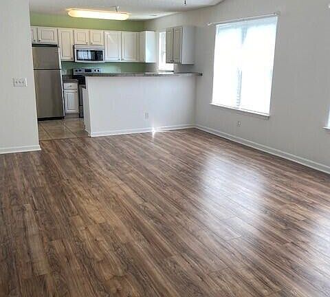 3rd image of 1601 Willoughby Park Ct Unit 5