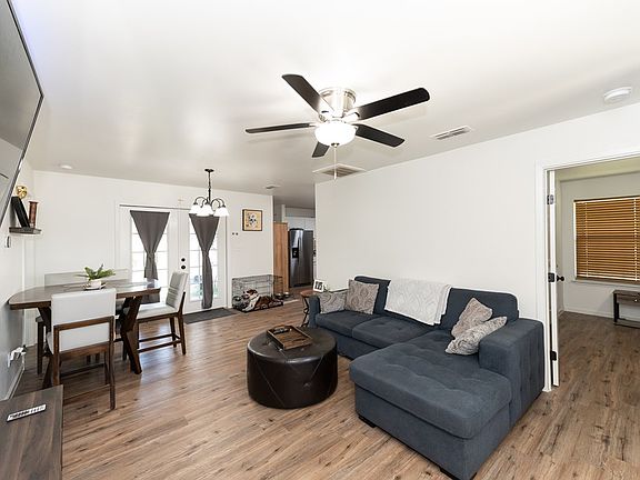 3rd image of 432 Jennings Blvd
