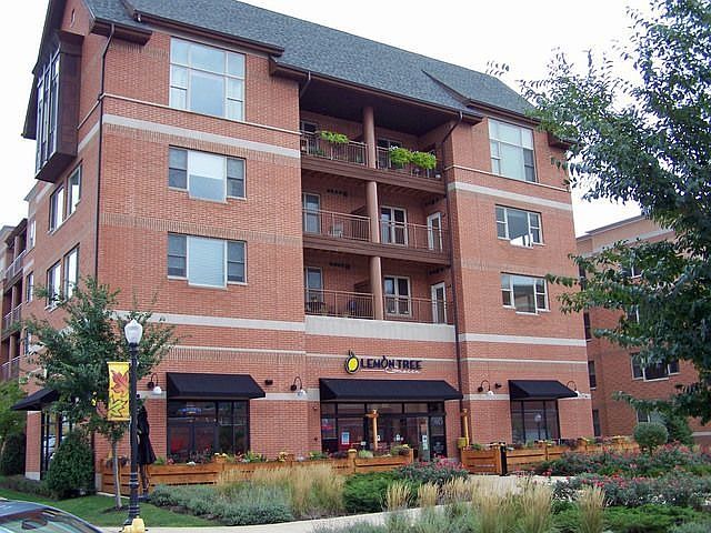 1st image of 935 Burlington Ave Unit 305