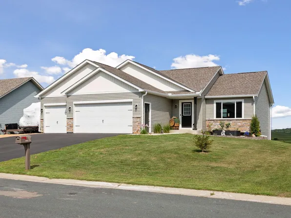 717 Deer Trl, Montgomery, MN 56069