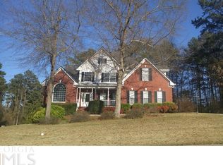 905 Edgewater Dr, Loganville, GA 30052