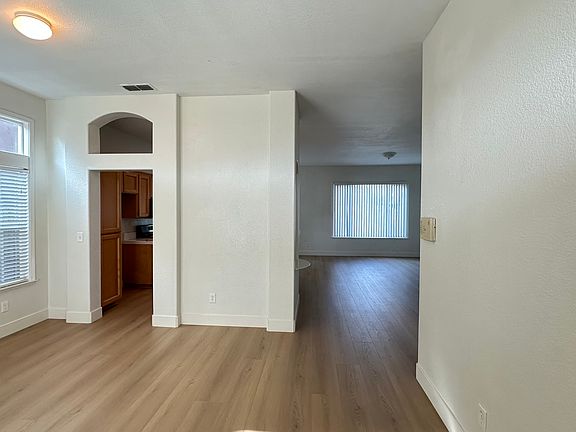 5th image of 8482 Alameda Park Dr
