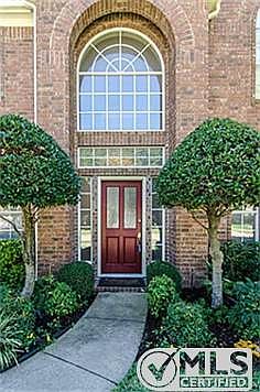 3rd image of 1919 Waterford Dr