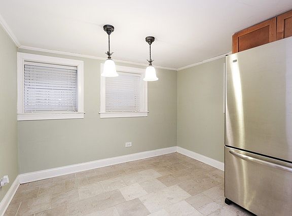 4th image of 7623 N Bosworth Ave APT 1