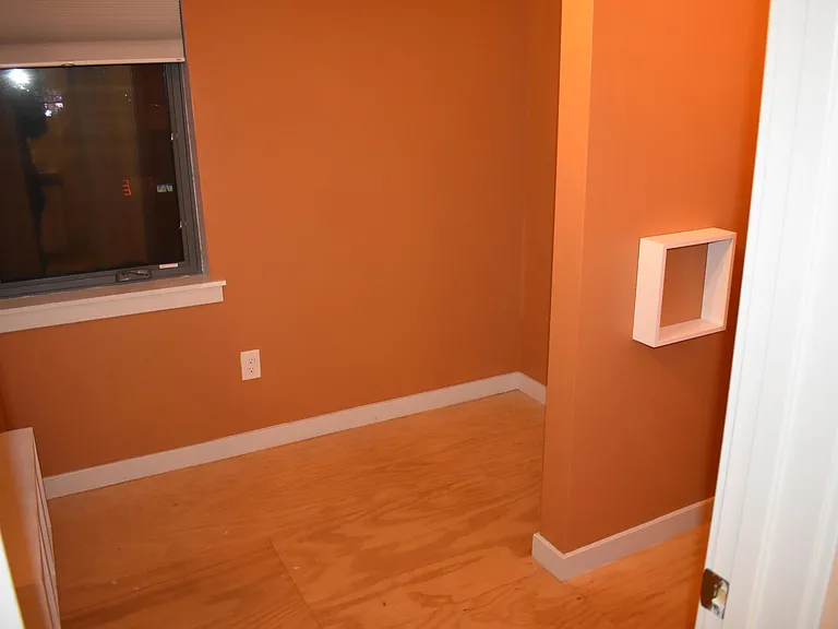 110 W Thompson St #A — Photo 11