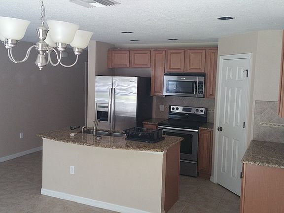 5th image of 205 Tarracina Way