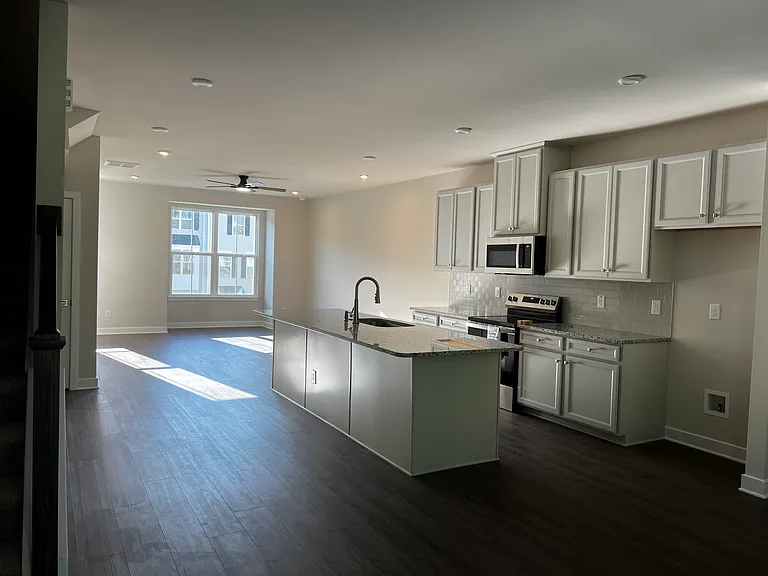 1420 Chowan Ave — Photo 3