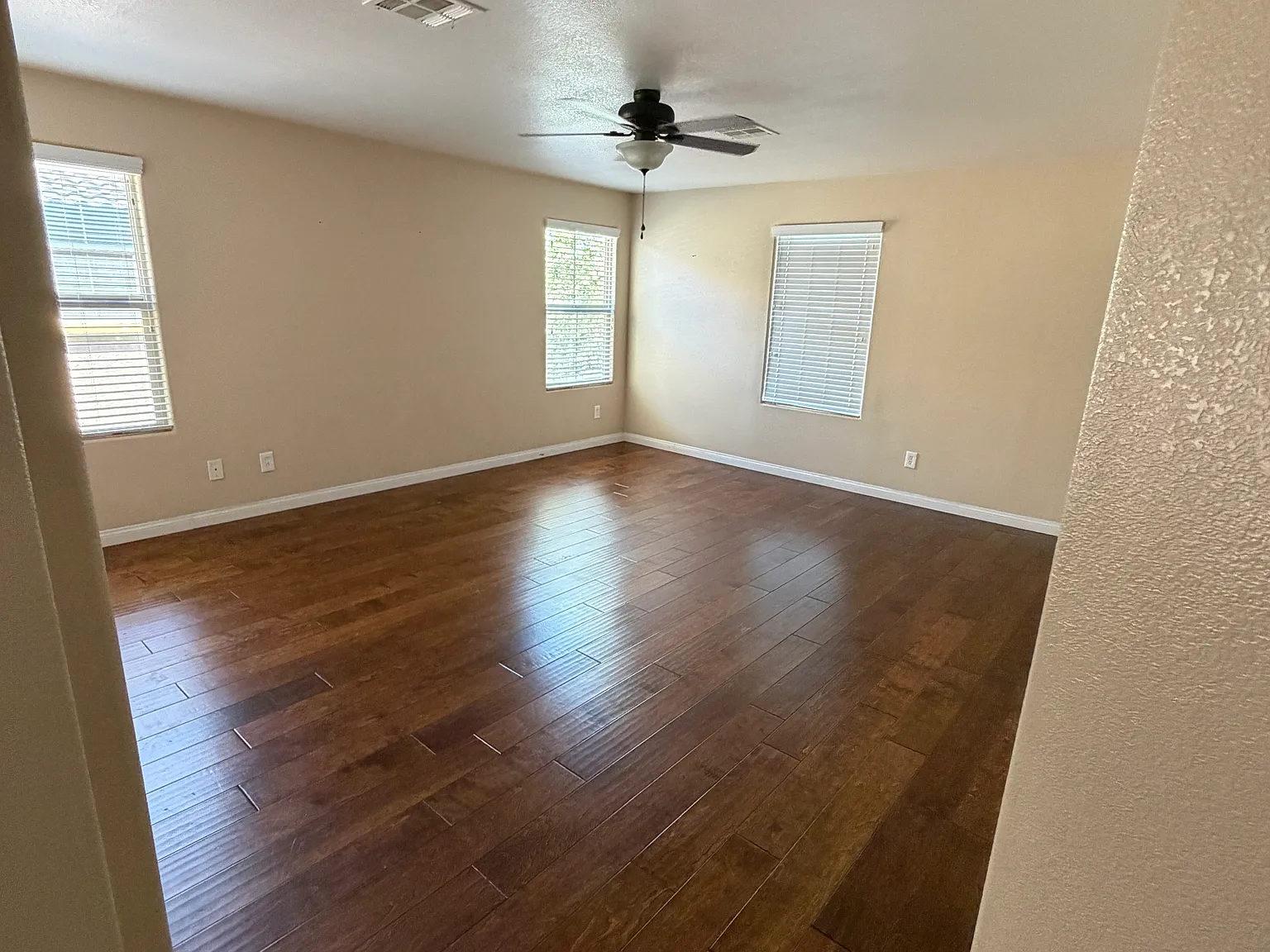 4 bed, 2327 sqft, $2,500 — Photo 1