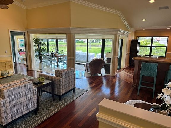 5th image of 5918 Parkwalk Cir W
