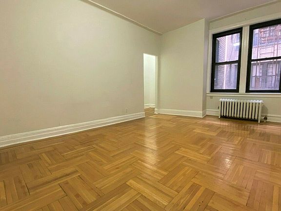 3rd image of 901 Washington Ave APT 2H