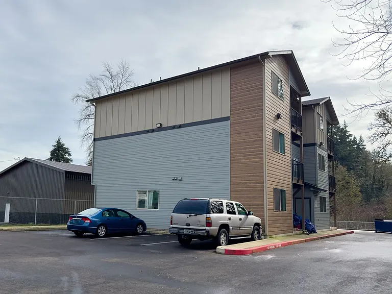 Ames Creek Apartments — Photo 13