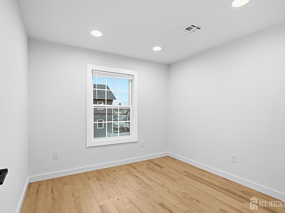 3rd image of 48 5th St