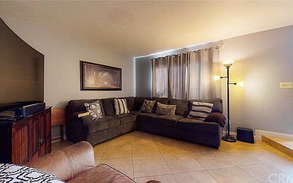 5th image of 923 Cabrillo Dr #B