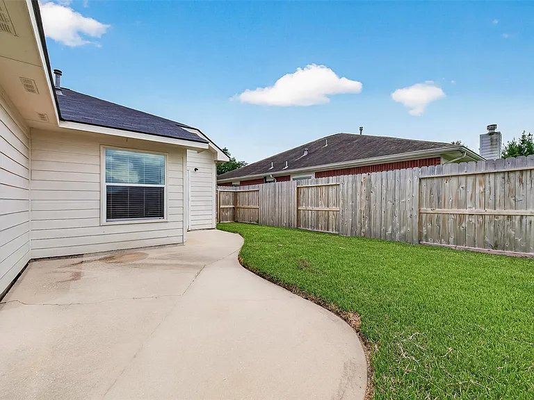 7242 Autumn Bluff Ln — Photo 37