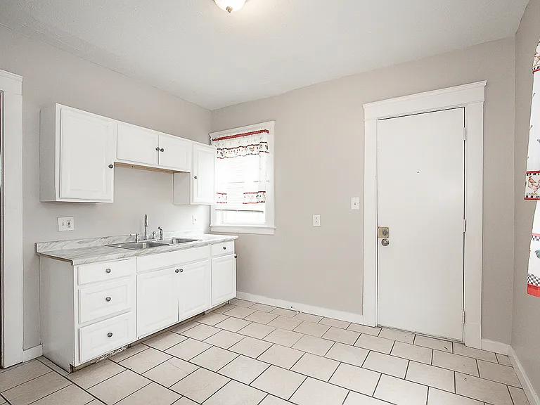 12917 Thornhurst Ave — Photo 13