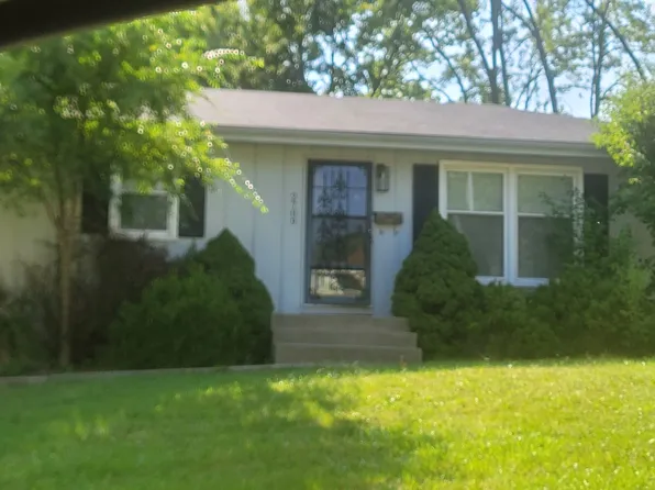 2709 NE 63rd St, Gladstone, MO 64119