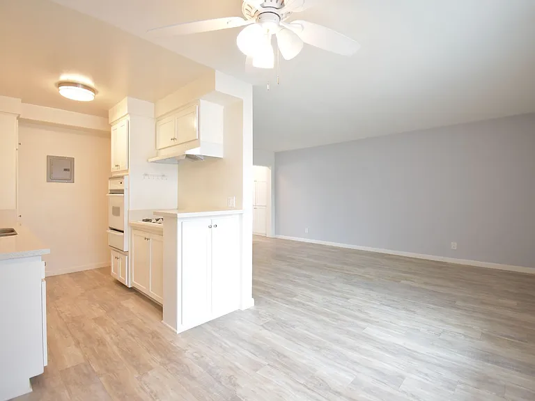10920 National Blvd — Photo 12