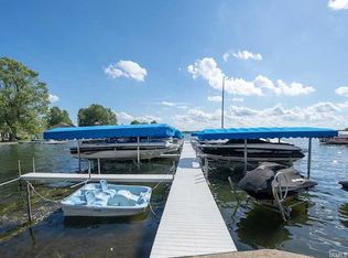 12601 N Pleasant Grove Rd #7, Syracuse, IN 46567