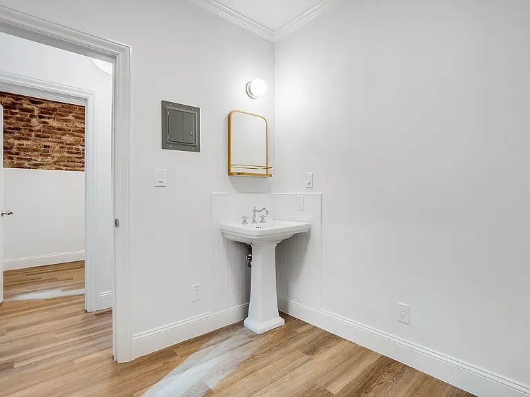 673 Broadway #5 — Photo 5