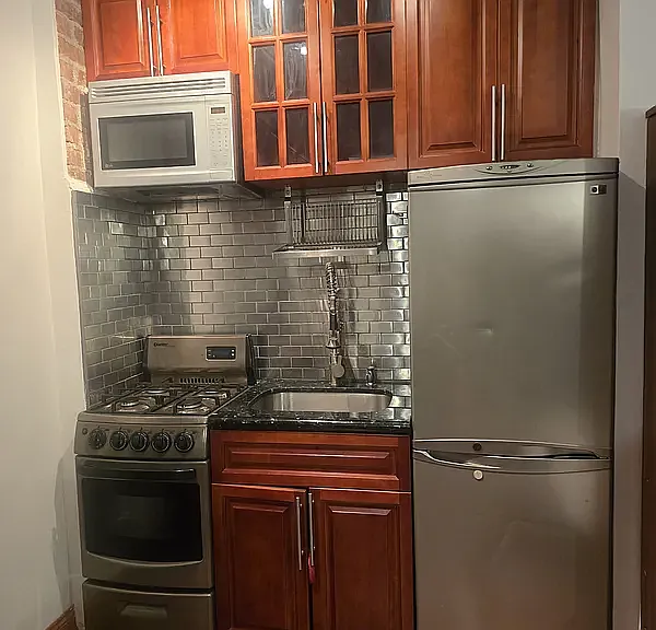 590 Parkside Ave #1EE — Photo 2