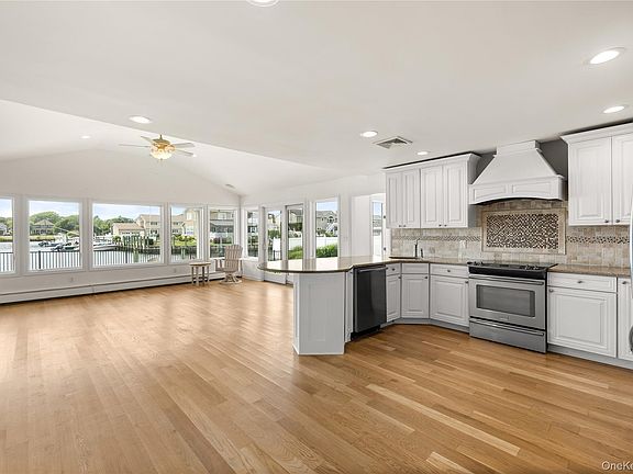 3rd image of 154 Sunset Drive