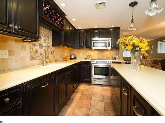 3rd image of 37 Saint James Ct #29