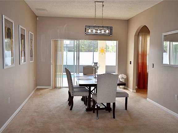 4th image of 816 Massy Ct