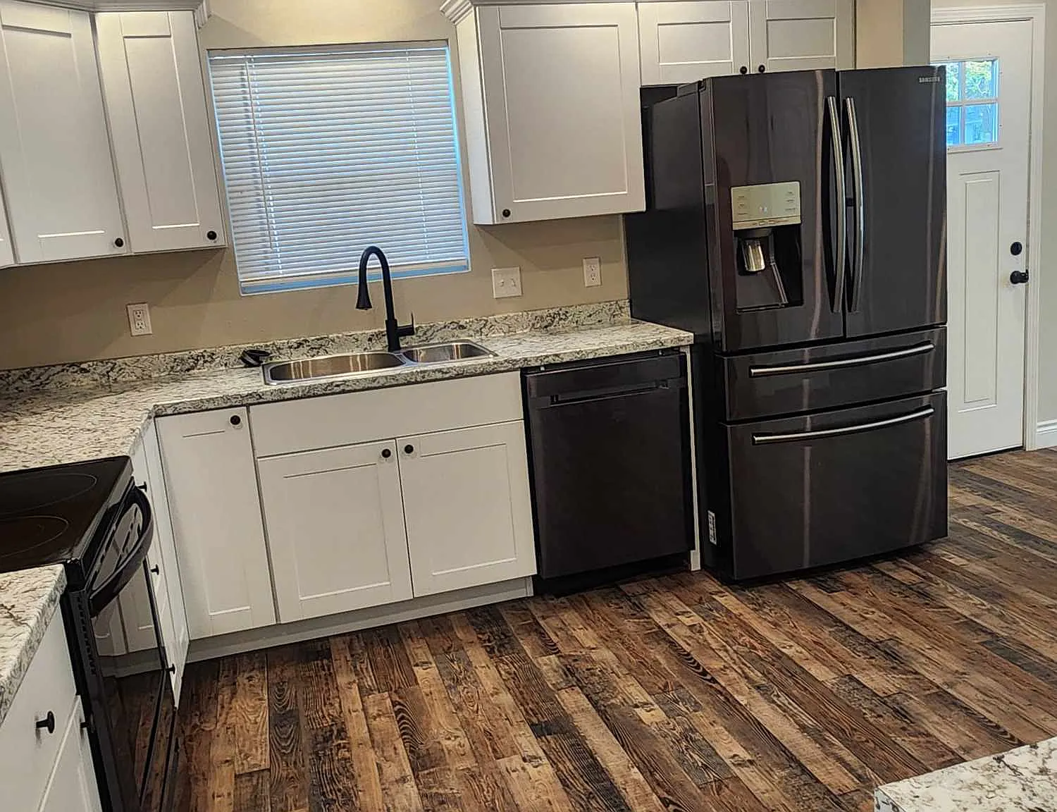 1003 N Wilson Ave — Photo 4